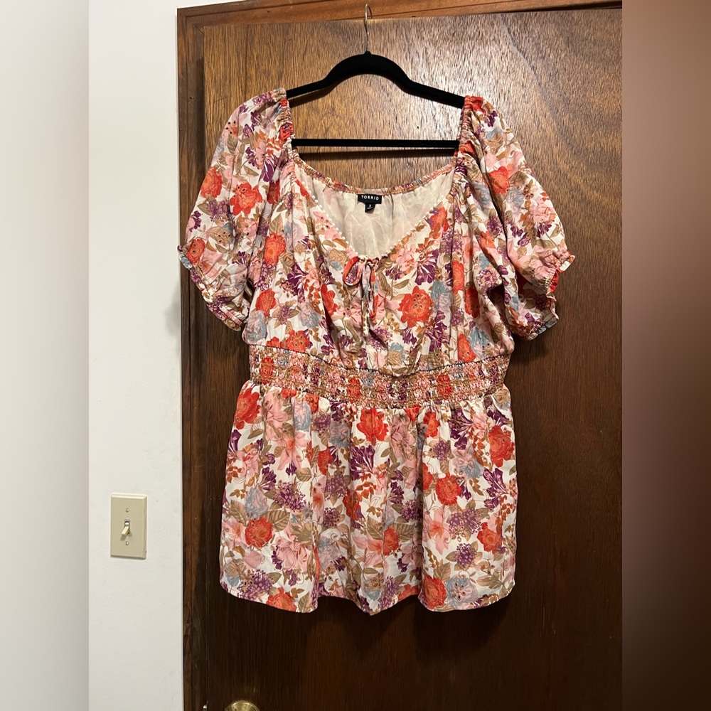 TORRID FLORAL BABYDOLL BLOUSE NWOT